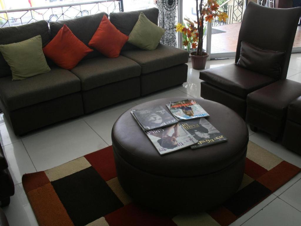 Sampaguita Suites Plaza Garcia Cebu Екстериор снимка