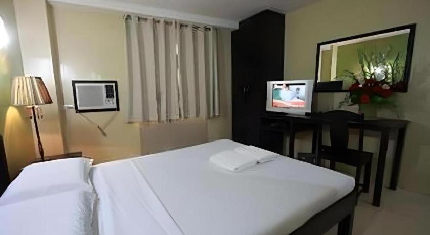 Sampaguita Suites Plaza Garcia Cebu Екстериор снимка